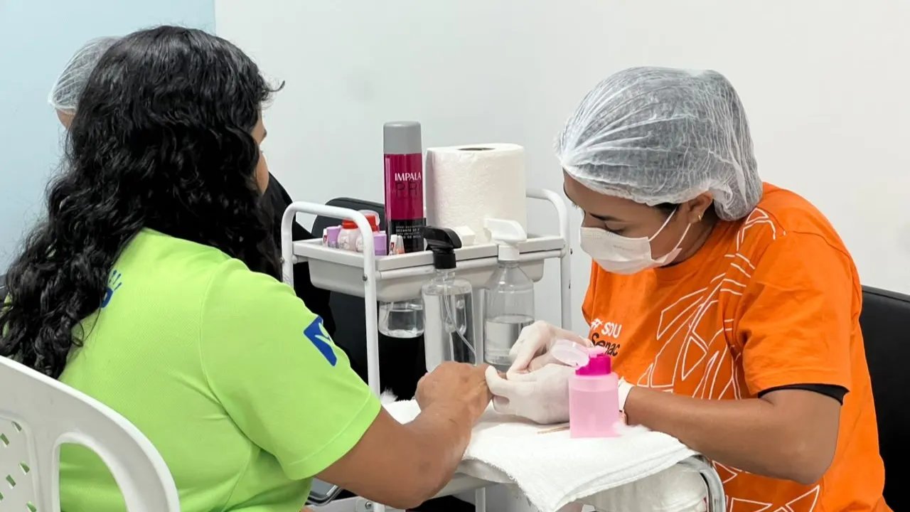 Prefeitura de Fortaleza realiza segunda edição de ação de autocuidado para mães do Espaço Girassol